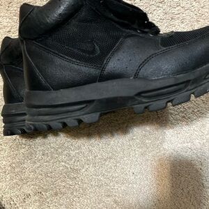Nike ACG Go Away Leather Hiking Trail Boots 375509-001 Black Youth 6.5 Womens 8